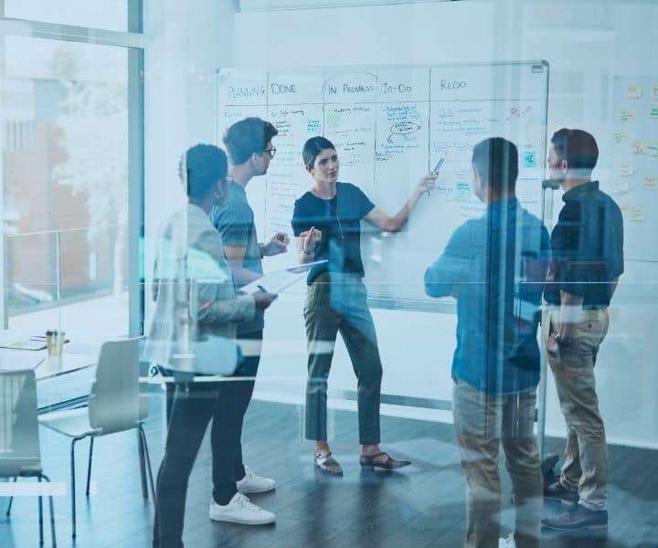 Vloga kontrolinga in kontrolerja v podjetju