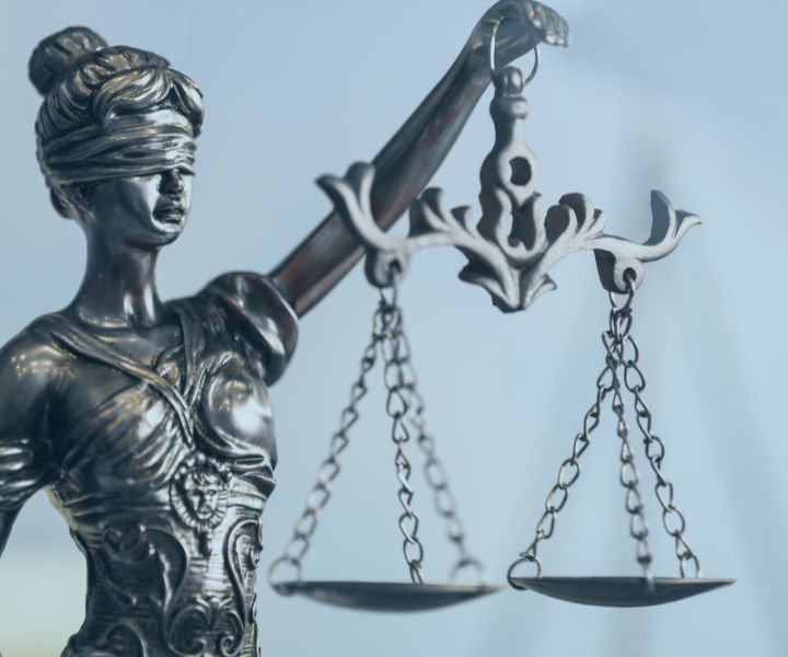 Nov plačni sistem - plača in druge pravice javnih uslužbencev plačne skupine B (direktorjev, ravnateljev) in funkcionarjev