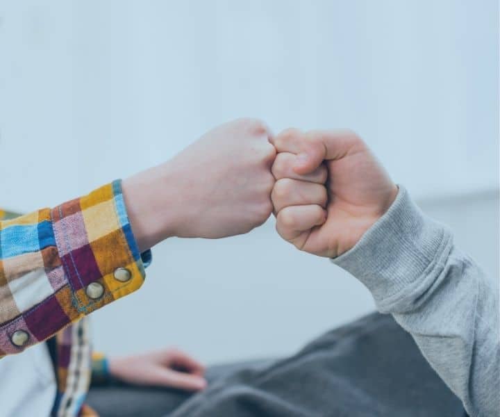 Prepoznavanje zlorab otrok - strokovni priročnik